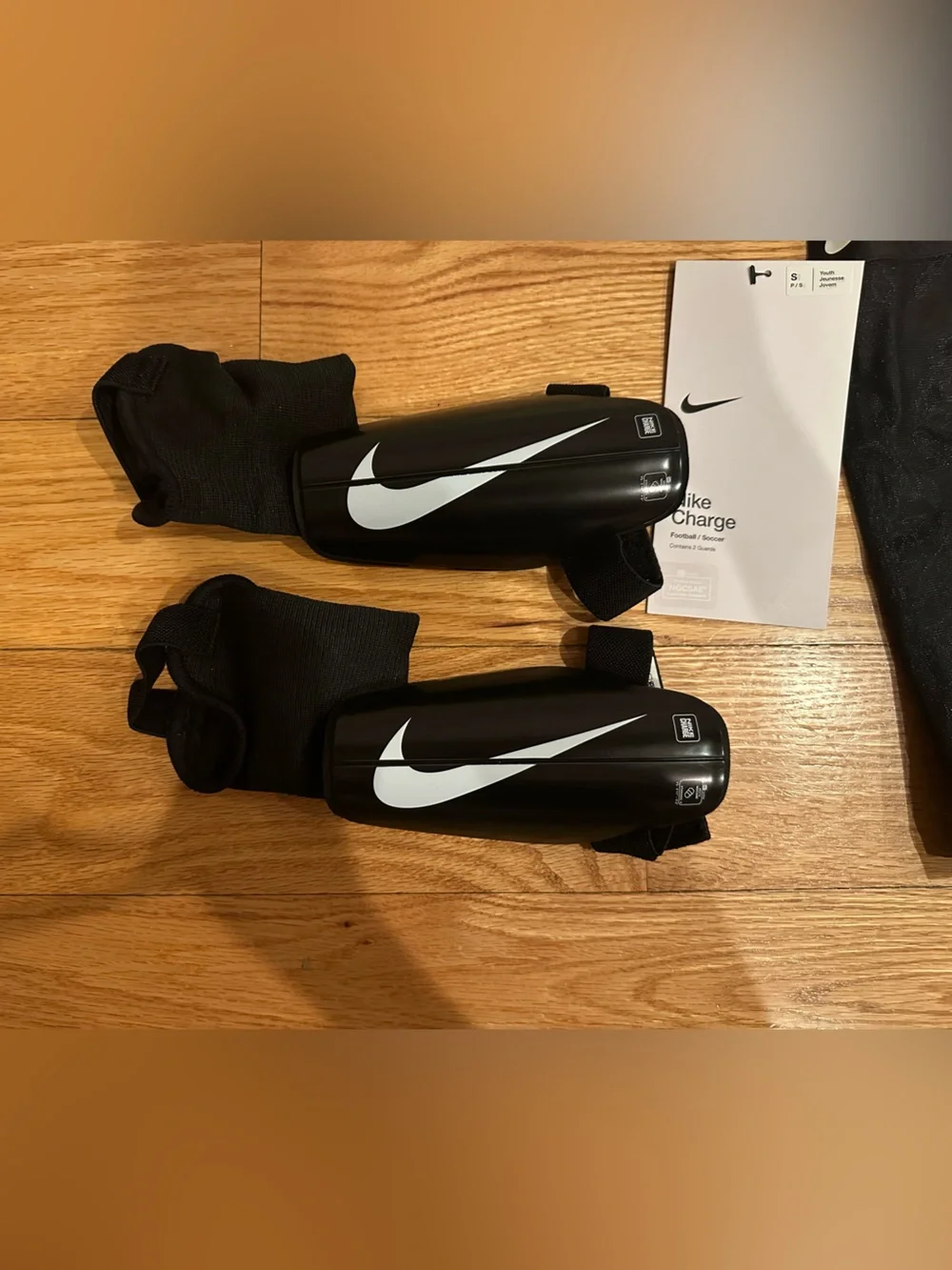 NWT Nike Youth Charge Soccer Shin Guard